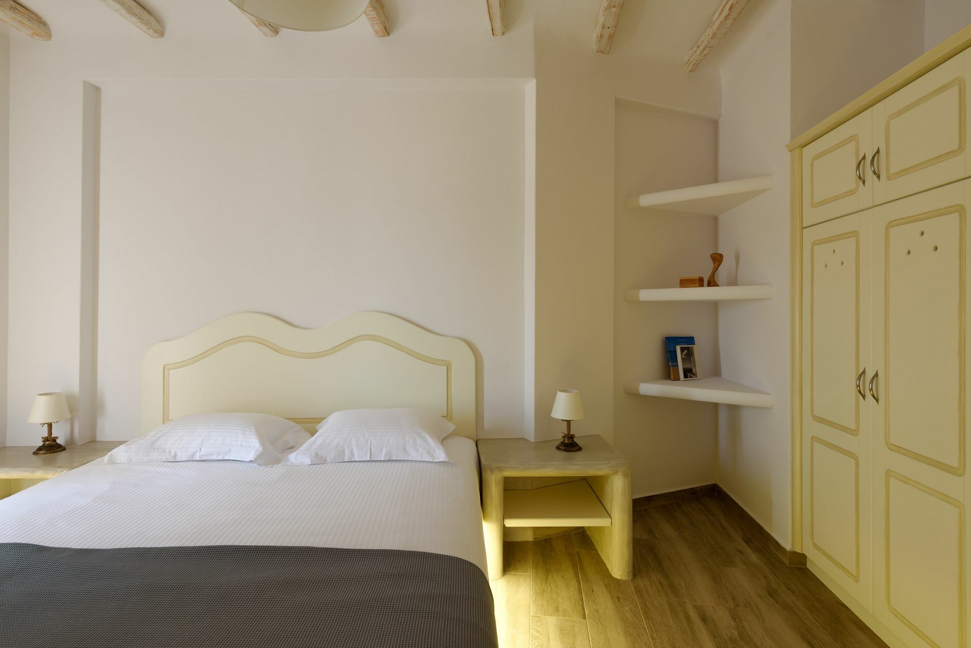 Ikies Santo Filoxenia Apartments คาร์เทราดอส ภายนอก รูปภาพ