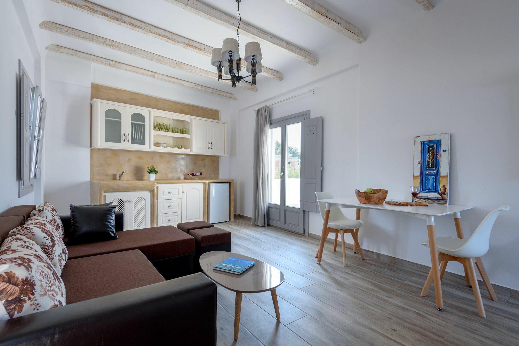Ikies Santo Filoxenia Apartments คาร์เทราดอส ภายนอก รูปภาพ